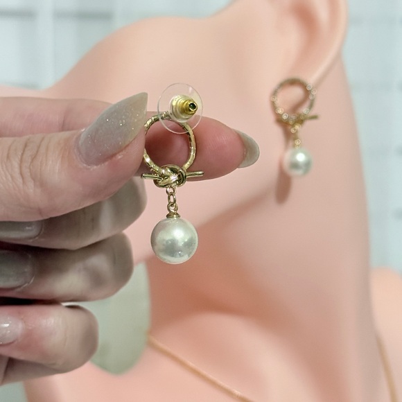 ⚜️Chic Gold and Pearl Drop Earrings - Picture 6 of 7